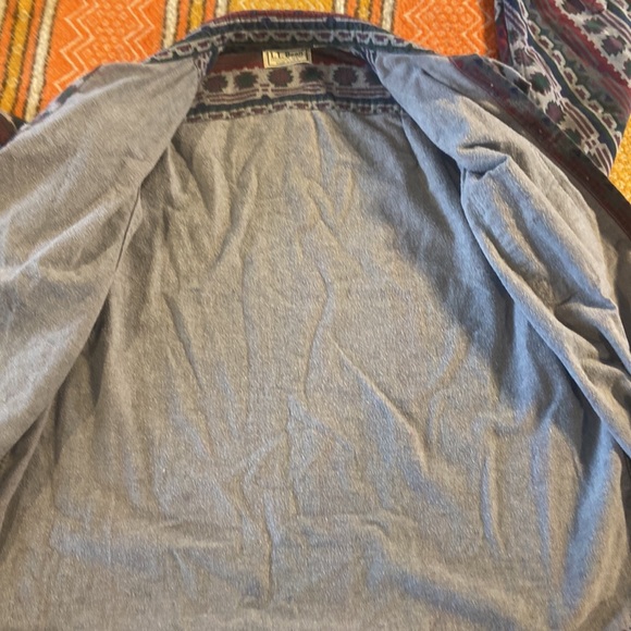 Vintage funky LL bean button down - Picture 8 of 8